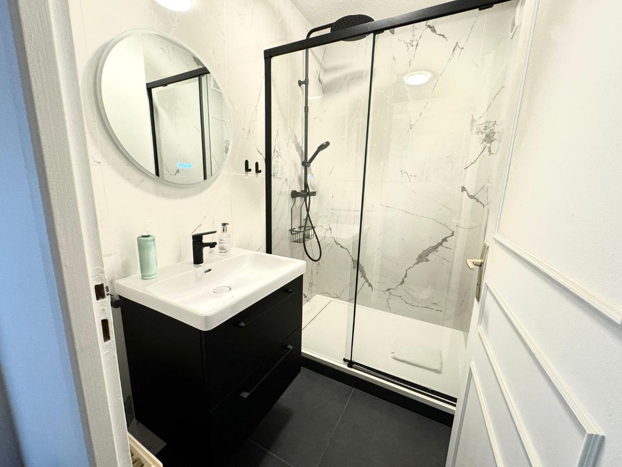Appartement Quai Saone - By Primo C0Nciergerie Tournus Exterior photo