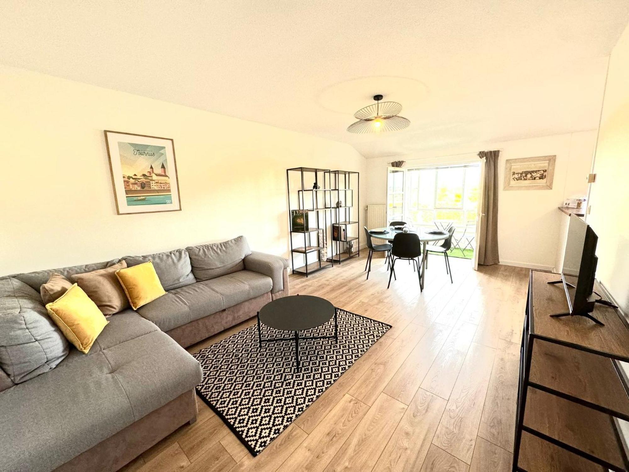 Appartement Quai Saone - By Primo C0Nciergerie Tournus Exterior photo